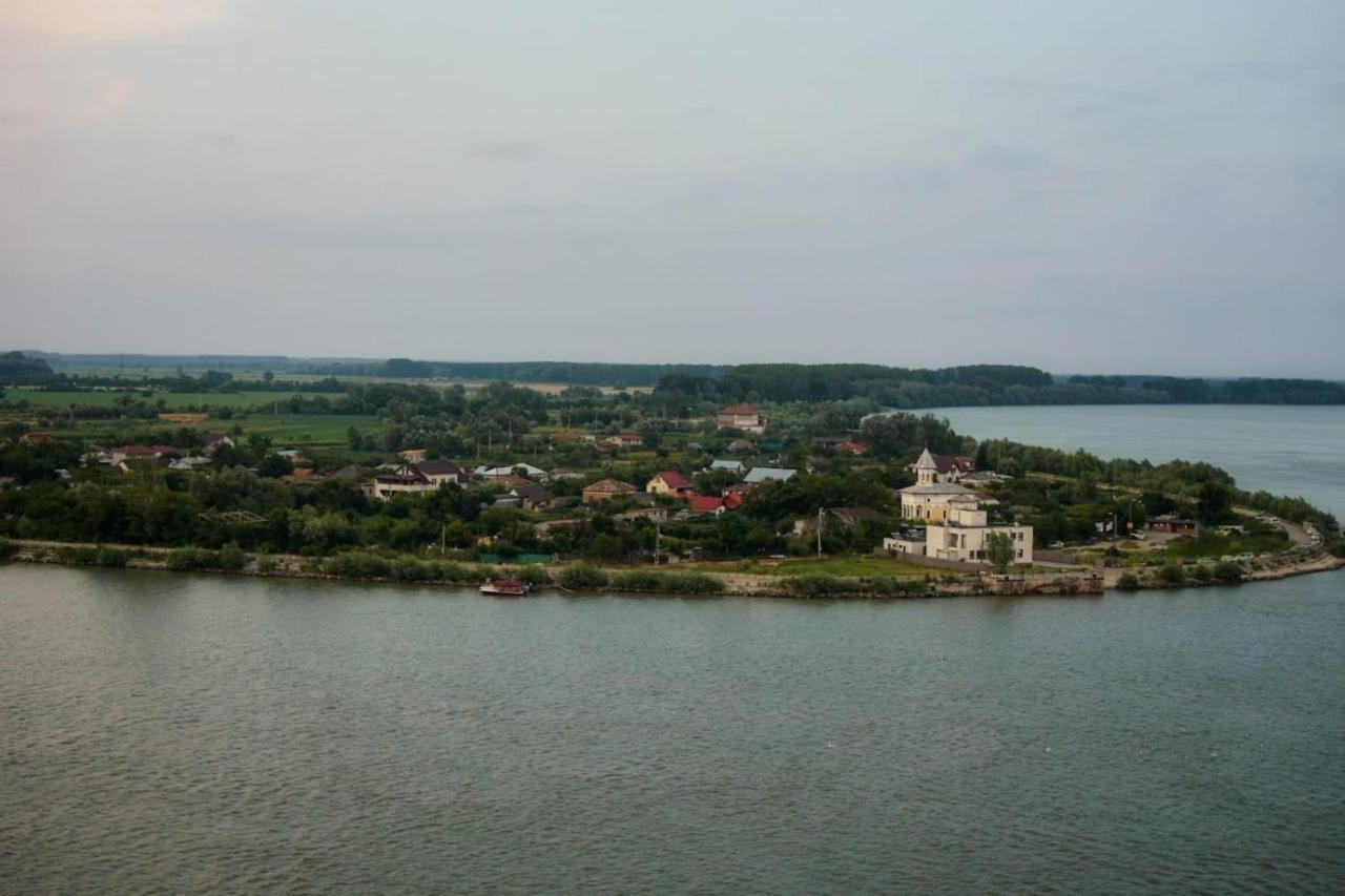 Delta Danube View Apart Tulcea Exterior photo